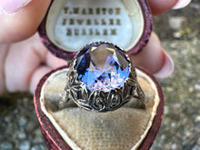 Load image into Gallery viewer, ANTIQUE SAPPHIRE FILIGREE RING IN 18KT WHITE GOLD
