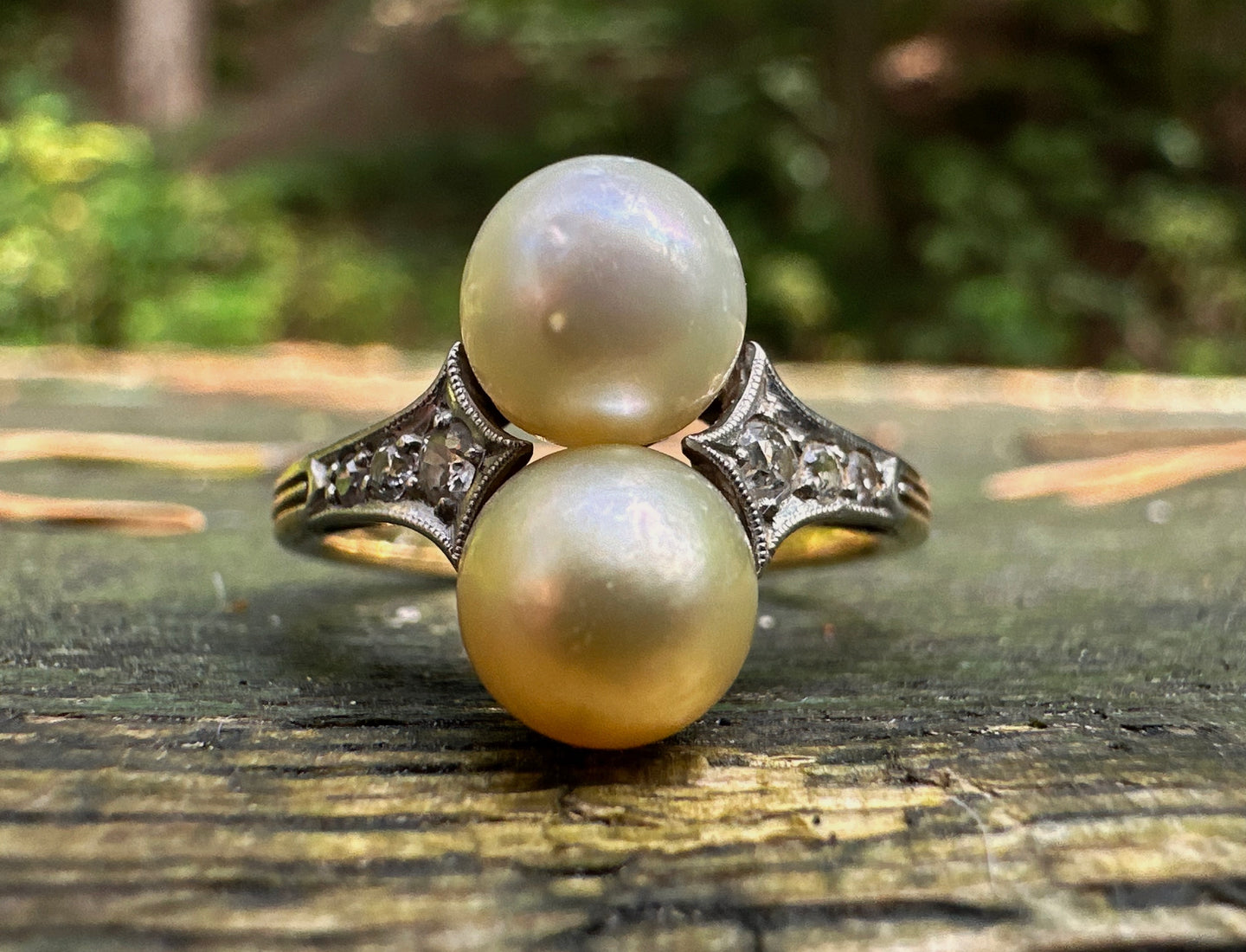 ART NOUVEAU TOI ET MOI PEARL RING IN 18KT YELLOW GOLD