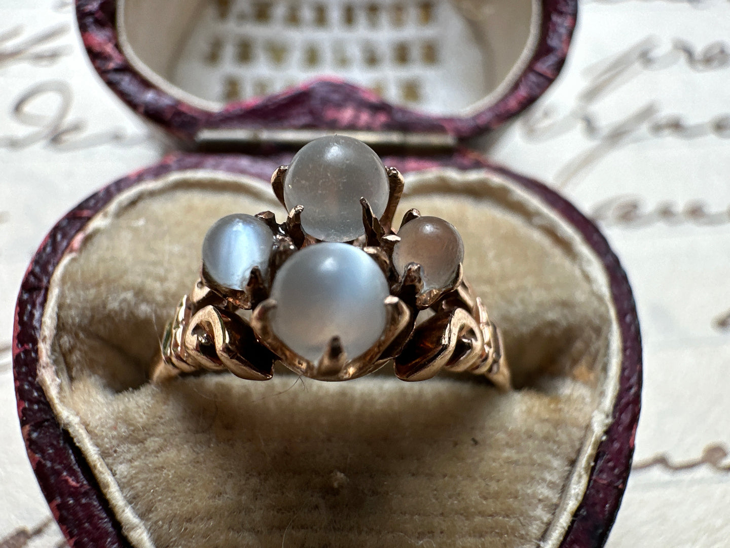 VICTORIAN MOONSTONE RING IN 14KT GOLD