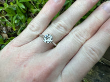 Load image into Gallery viewer, ANTIQUE OLD EUROPEAN CUT SOLITAIRE RING IN PLATINUM
