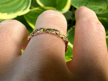 Load image into Gallery viewer, ANTIQUE FLOWER AND LEAVES BAND IN 14KT GOLD BY JABEL
