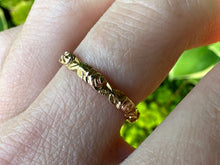 Load image into Gallery viewer, ANTIQUE FLOWER AND LEAVES BAND IN 14KT GOLD BY JABEL
