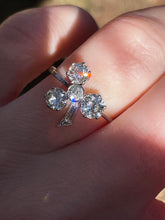 Load image into Gallery viewer, ANTIQUE CLOVER DIAMOND RING IN PLATINUM
