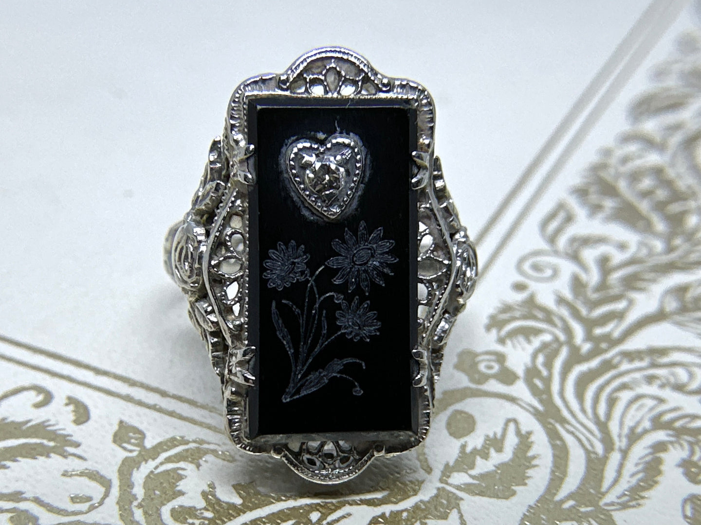 ANTIQUE ONYX AND DIAMOND FILIGREE RING IN 14KT WHITE GOLD